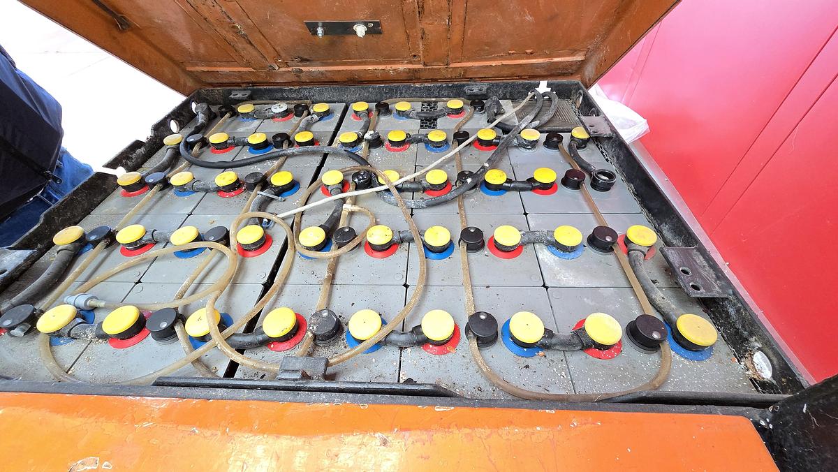 Usato 2005 Elevator TOYOTA 4FB20 - Electric lift with hydraulic clamp