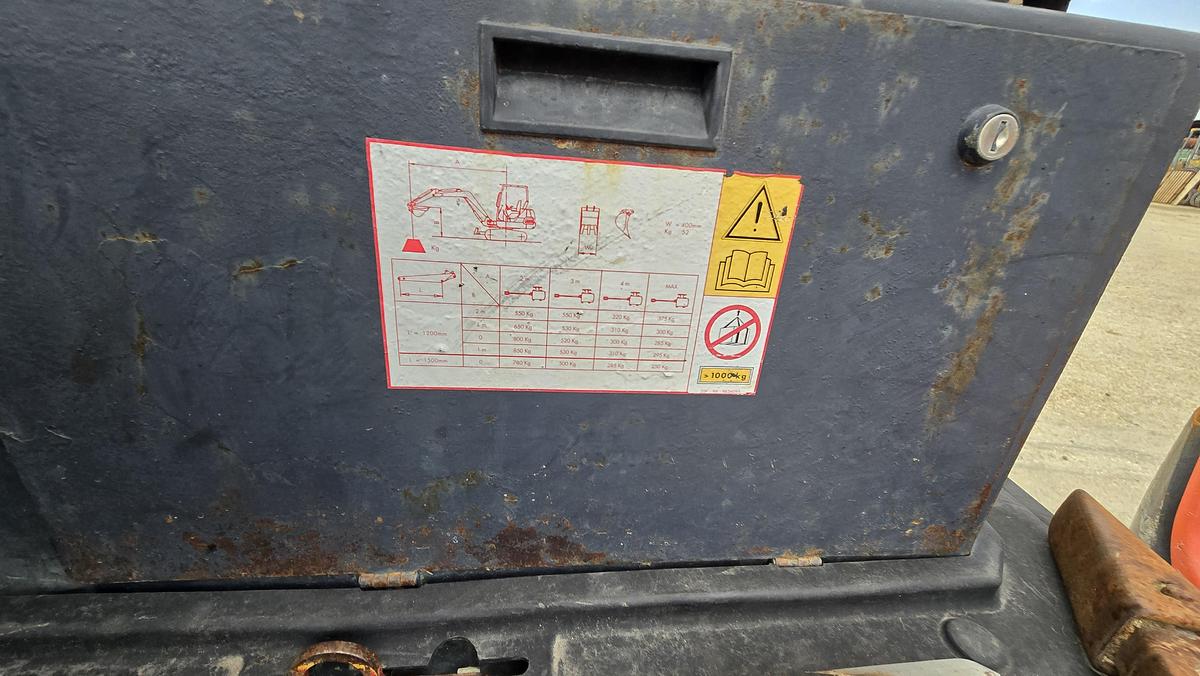 Usato 2011 Excavator Komatsu PC 16 R  HS