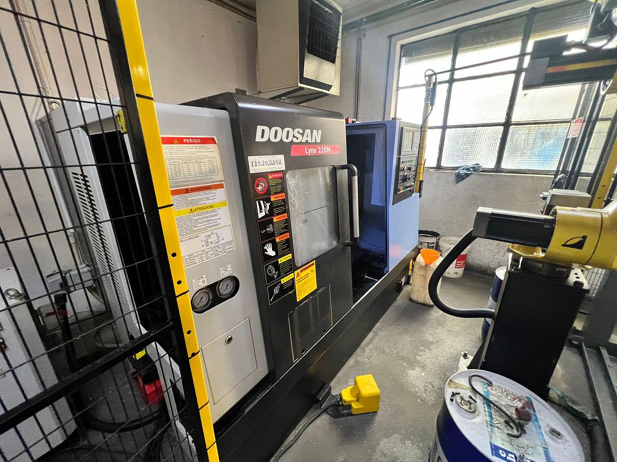 Usato 2011 DOOSAN / RRR ROBOTICA LYNX 220M + ATOM 10