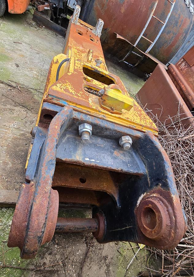 Usato 2001 Martello demolitore MONTABERT 580kg - Demolition hammer