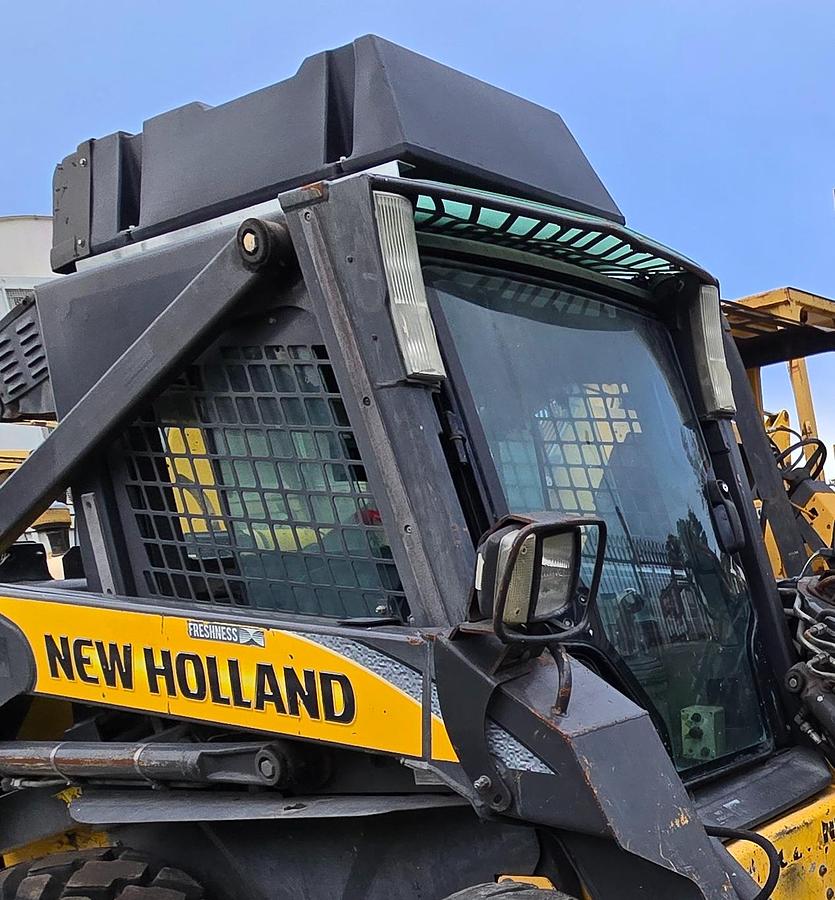 Usato 2005 Pala Gommata, NEW HOLLAND LB 115 B-4PS - Wheel Loader