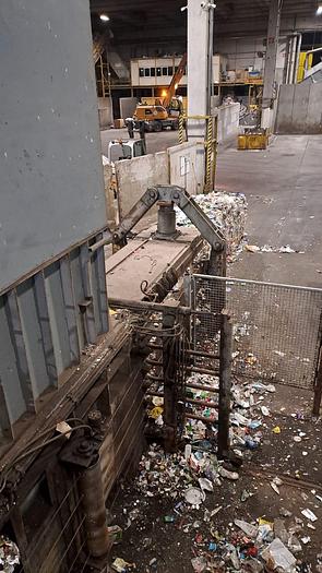 Usato 2002 Pressa Imballatrice ZAGIB L21 AS + Nastro alimentazione