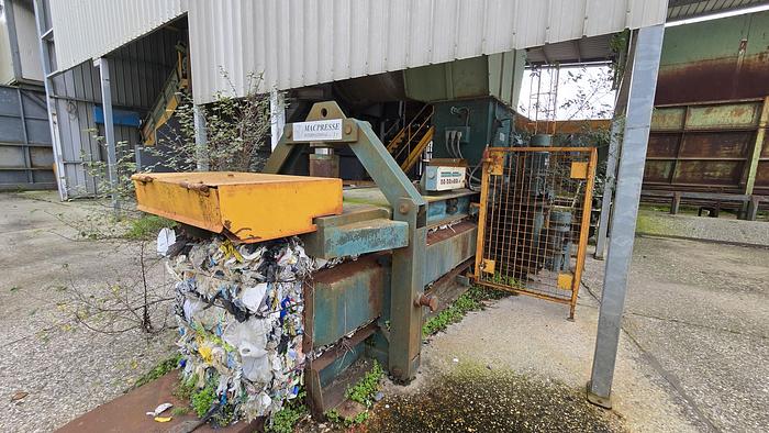 Ricondizionato 2006 Pressa imballatrice Macpresse MAC 102 - Baling press