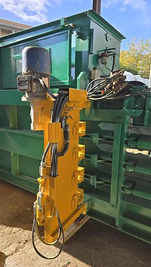 Usato 2003 Pressa Imballatrice ORMIC 80x90 - 70T - Baling Press