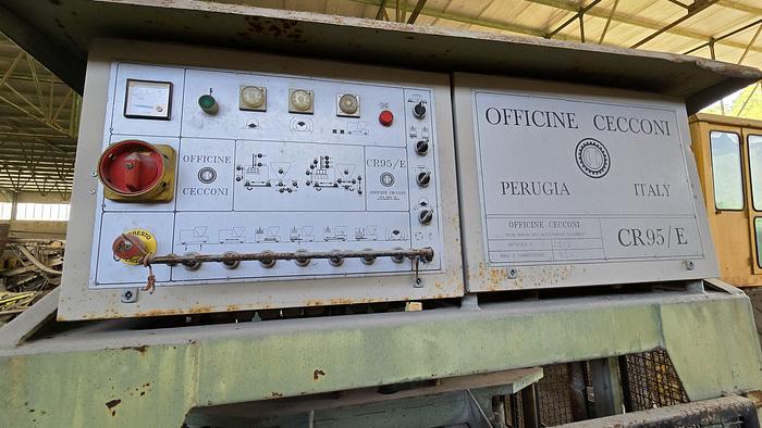 Usato 1996 Blocchiera per produzione manufatti in cemento CECCONI CR 95/E