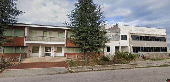 Usato 2000 Area e Capannoni in vendita a Lanciano in via Zona Industriale - Sheds Italy