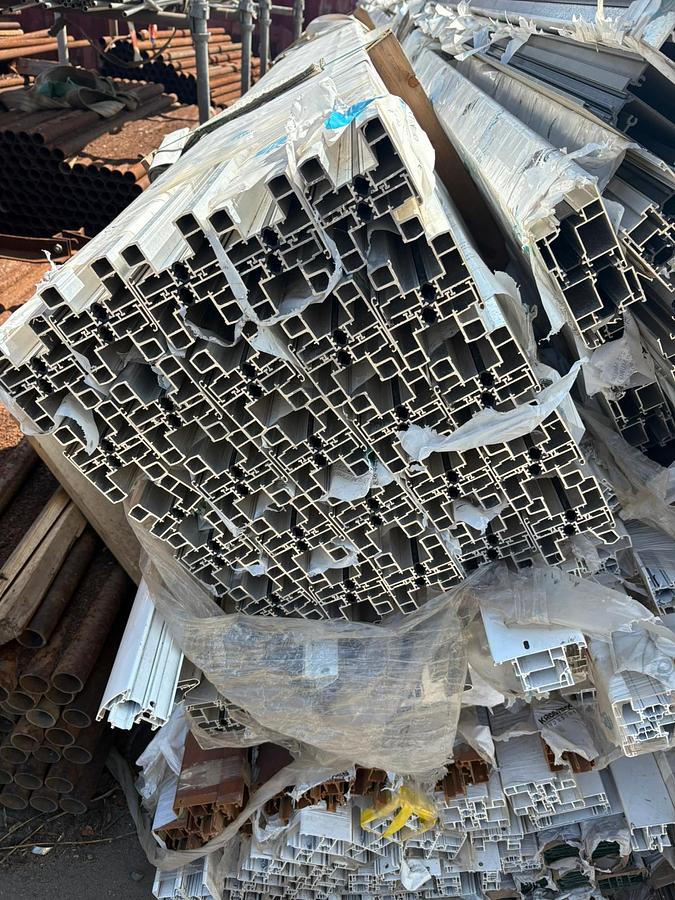 Stock profilati in alluminio  ed altri accessori