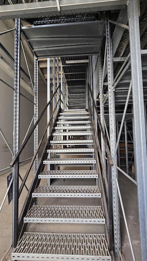 Usato 2017 Scaffalatura Industriale Multi-Livello MECALUX M7 - Multi-level shelving