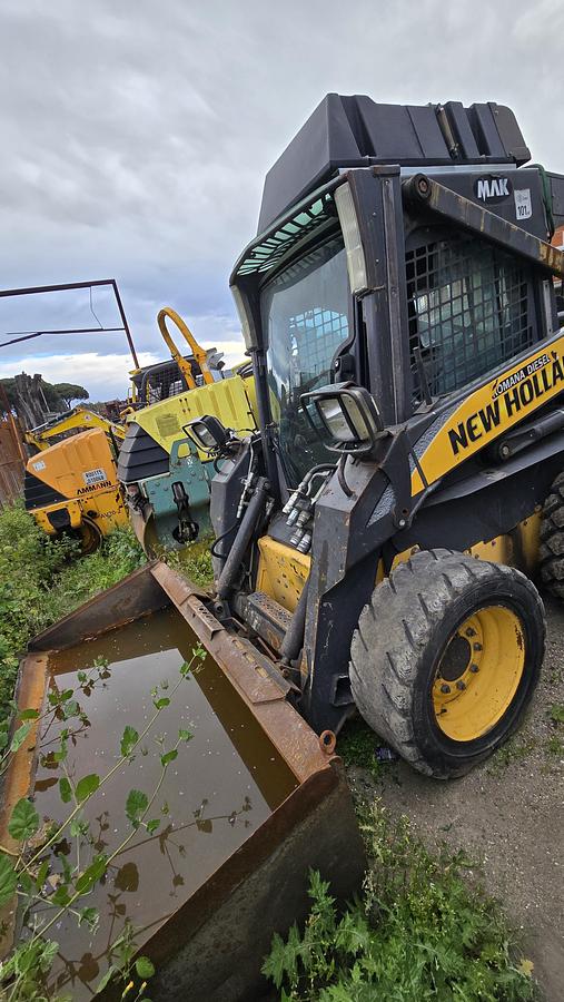 Usato 2005 Pala Gommata, NEW HOLLAND LB 115 B-4PS - Wheel Loader