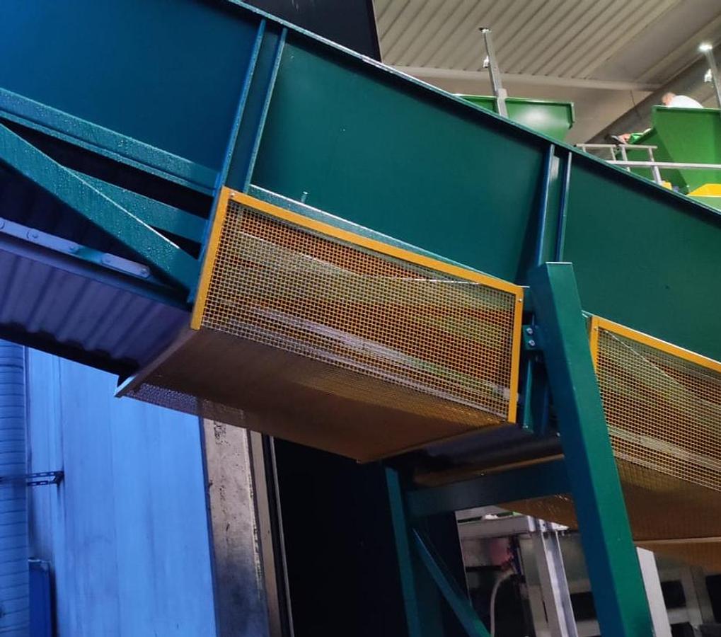 Ricondizionato Nastro Trasportatore a palette in metallo, MACPRESSE varie misure