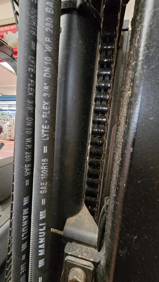 Usato 2000 Elevatore a GAS  TOYOTA 42-7E GF25 - Gas-powered lift with hydraulic clamp