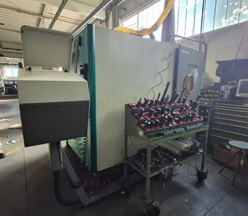 Usato 2000 Centro lavoro CNC Deckel Maho, modello DMC 63 V - Machining center