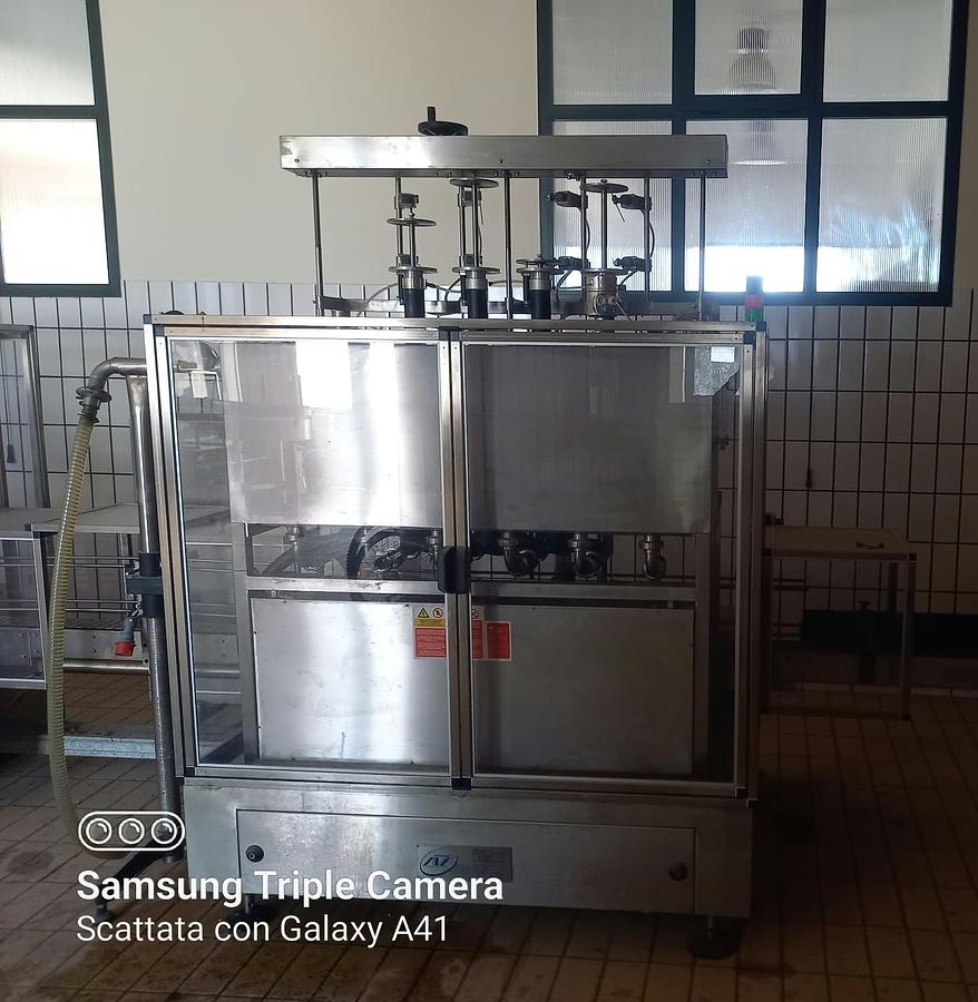 Usato 2001 Linea di Imbottigliamento olio/vino AVE Industries RV-4 - Liquid Packaging Equipment / Universal Filling Lines