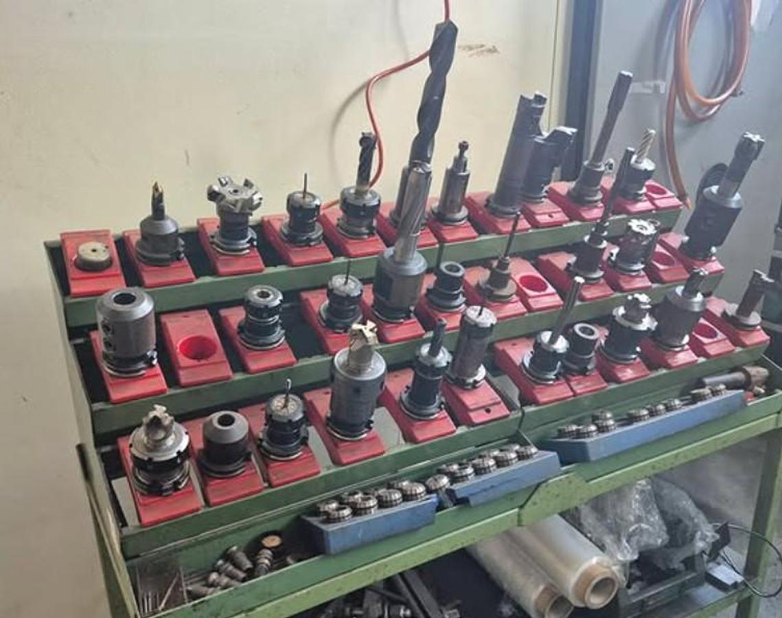 Usato 2000 Centro lavoro CNC Deckel Maho, modello DMC 63 V - Machining center