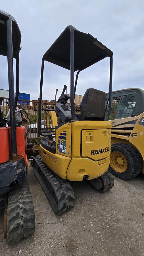 Usato 2011 Excavator Komatsu PC 16 R  HS
