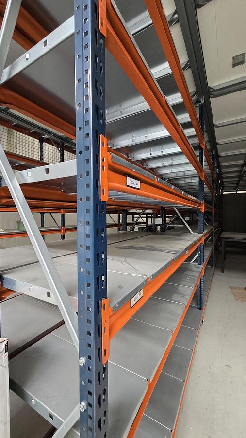 Usato Scaffalatura Industriale Multi-Livello con Soppalco Integrato