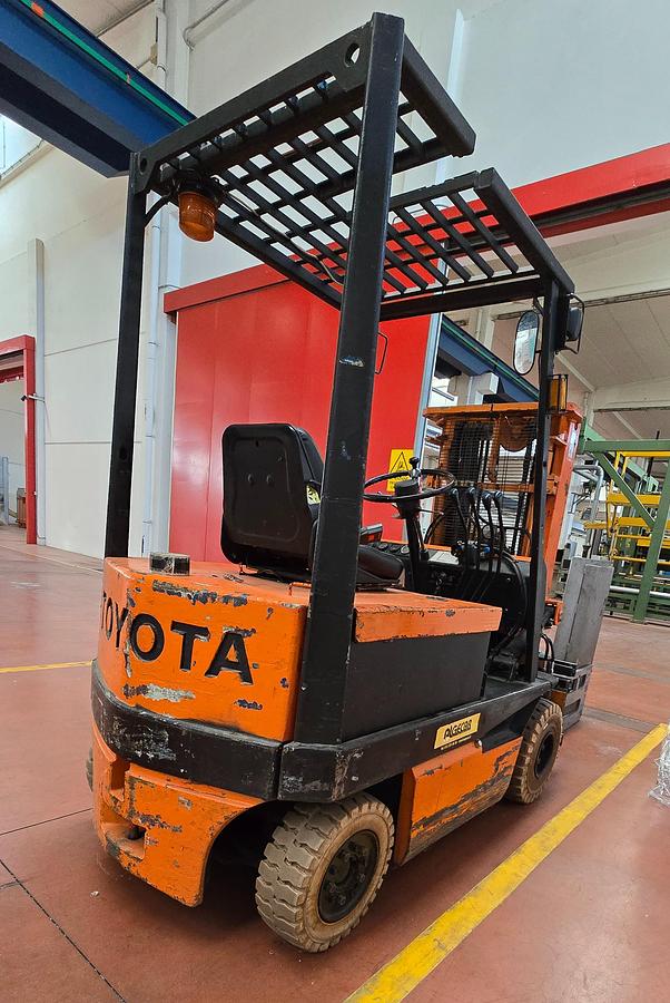 Usato 2005 Elevator TOYOTA 4FB20