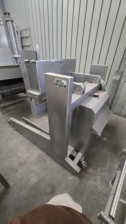 Usato 2002 Ribaltatore INOX FER 12 - Vat tipper
