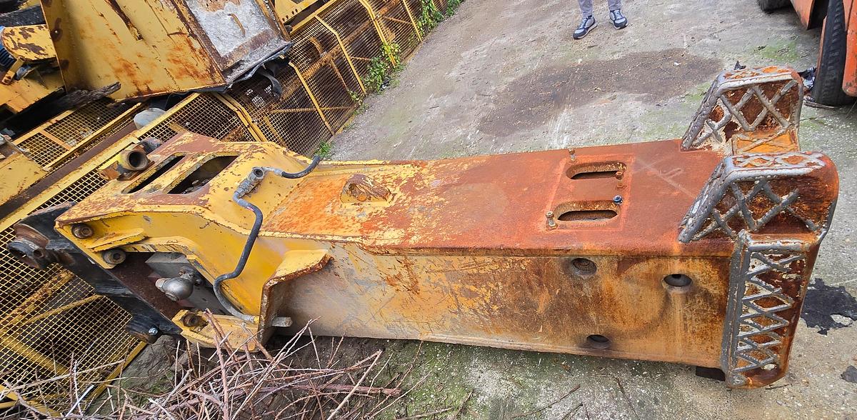 Usato 2001 Martello demolitore MONTABERT 580kg - Demolition hammer