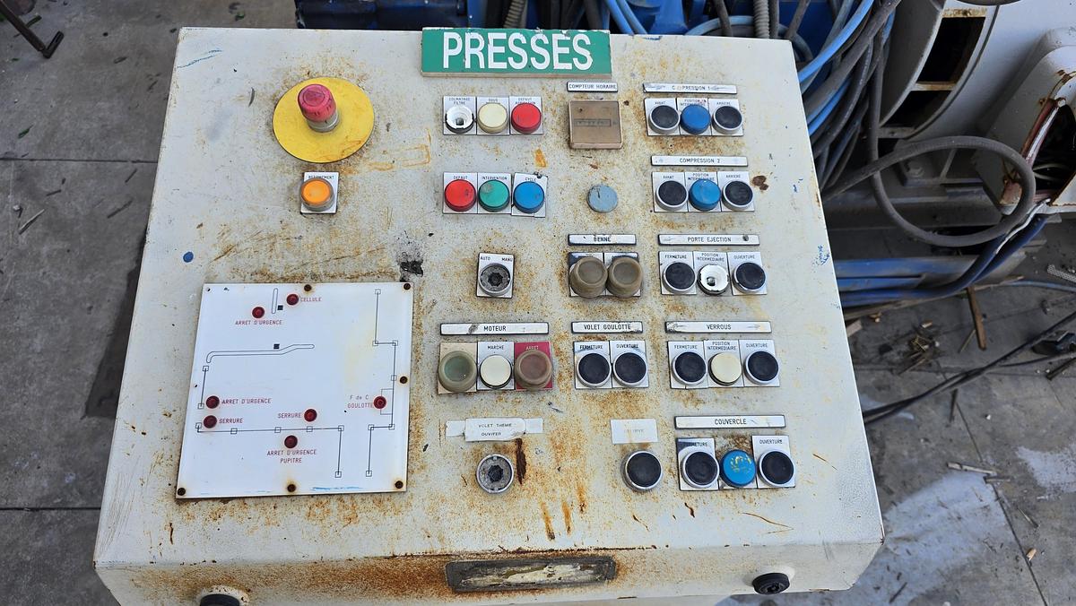 Usato 1995 Pressa compattatrice COSMO PPA 1.200 - Compactor press
