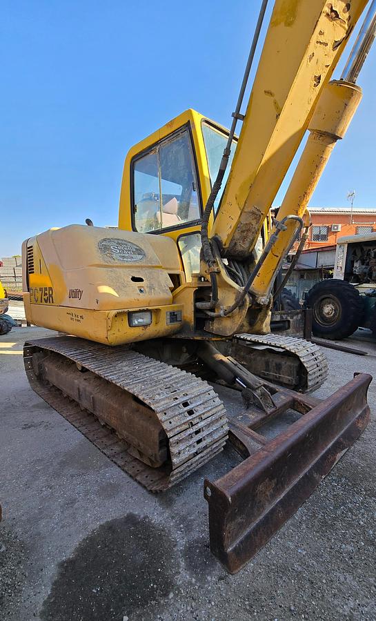 Usato 2001 Escavatore Komatsu PC 75 R - Excavator