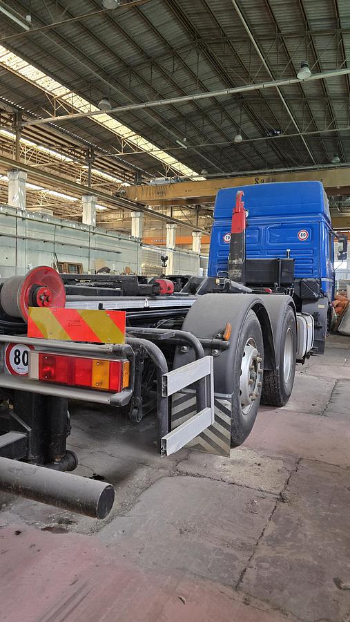 Usato 2003 Camion per scarrabili MAN 26.414 - Truck for hook lifts