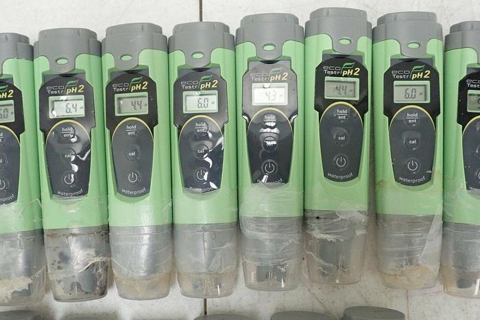 Used Lot of 17 Oakton Waterproof Eco Testr pH2 Pocket Meters