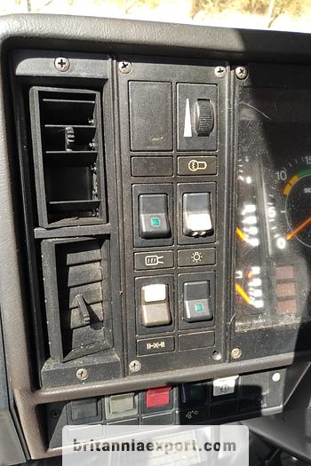 Used 1985 SCANIA P82 H 6X2 24 box lorry
