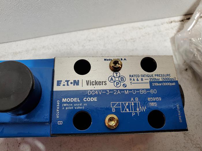Vickers DG4V-3-2A-M-U-B6-60 Solenoid Hydraulic Valve 120V (BRD1)