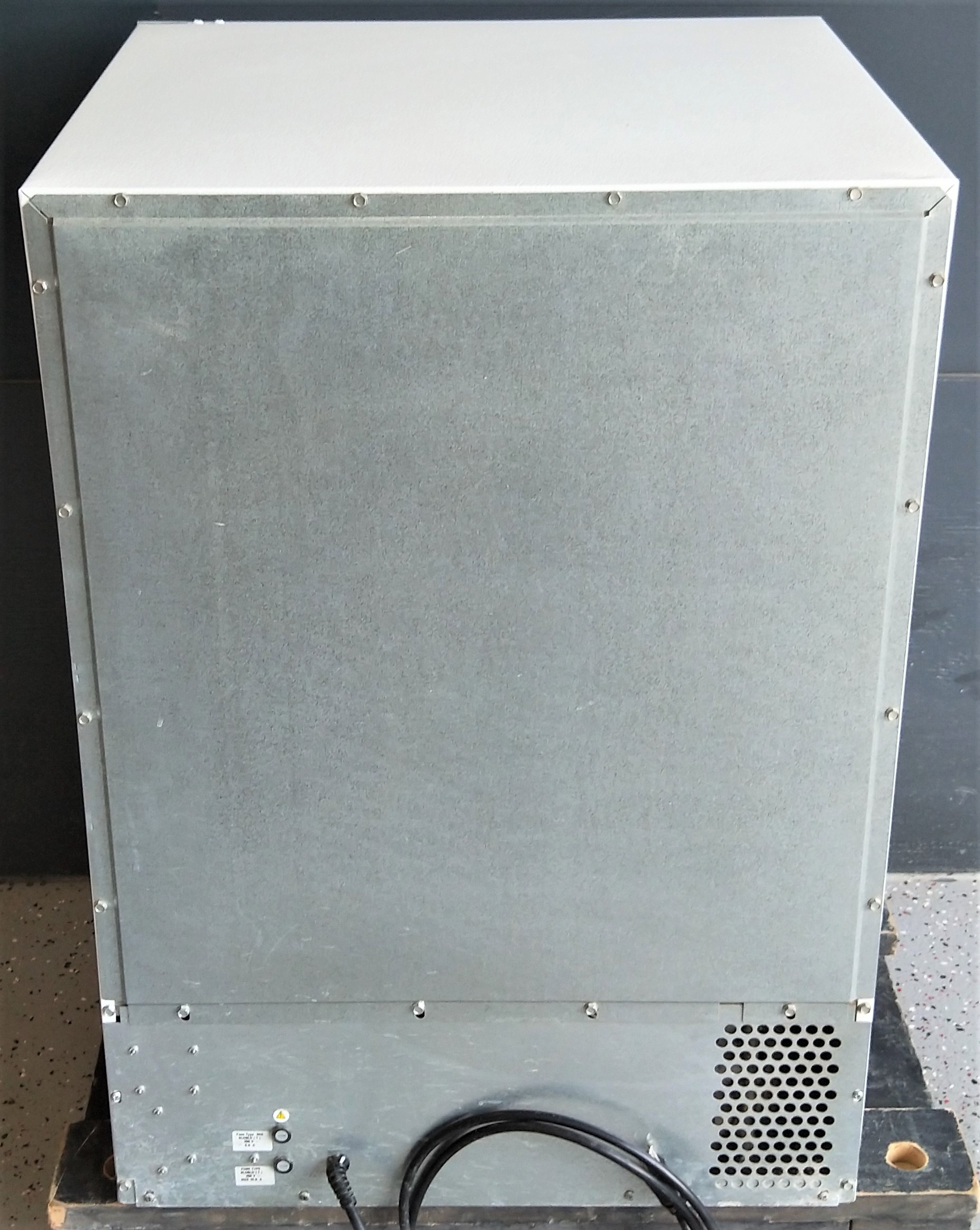 Used Fisher Isotemp 3724 Refrigerated BOD Incubator