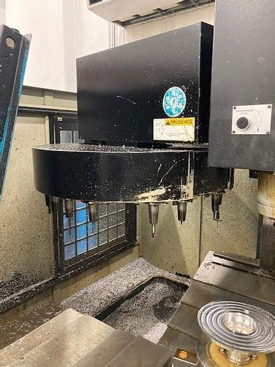 Utilisé Centre d’usinage vertical Feeler FV-600