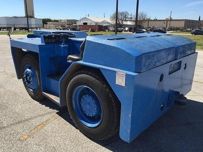 Used 1990 United SM160 Pushback tow tractor.