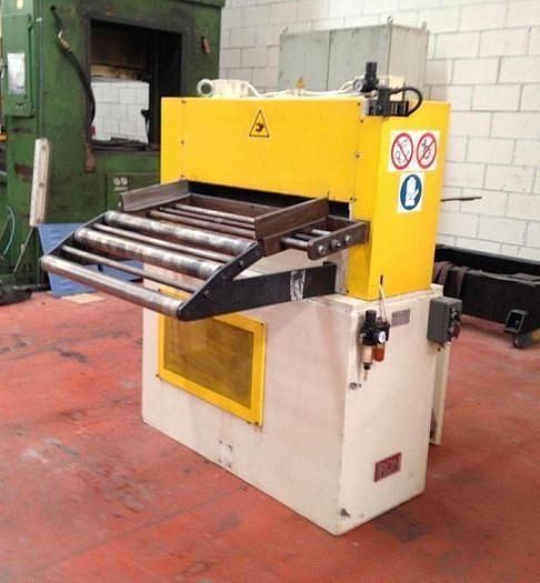 Usado Iron 800 x 2,5 AVER 80 Alimentador para prensa 1999