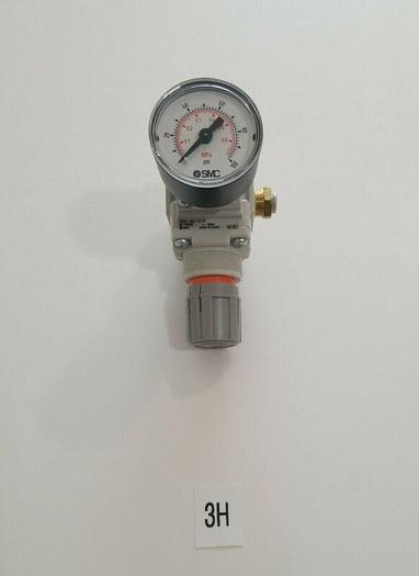 Used *PRE-OWNED* SMC AR20K-N02-1Z-B Modular Regulator 3-30PSI + FAST SHIPPING!