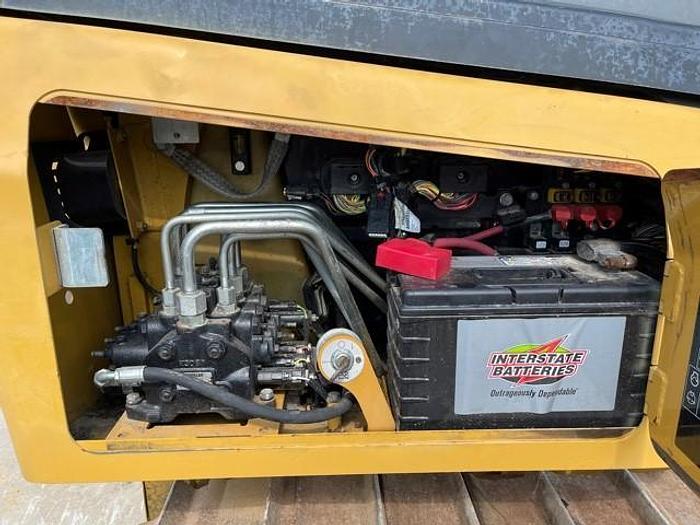 Used 2014 CAT D4k2 LGP