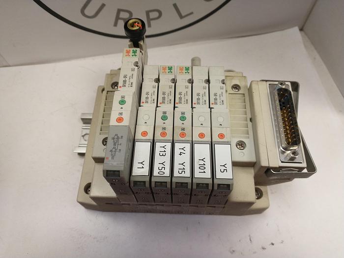Used SMC SV1A00-5FU - SV1100-5FU Solenoid Valves with air Manifold GH201