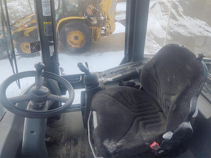 Used 2016 DEERE 324K