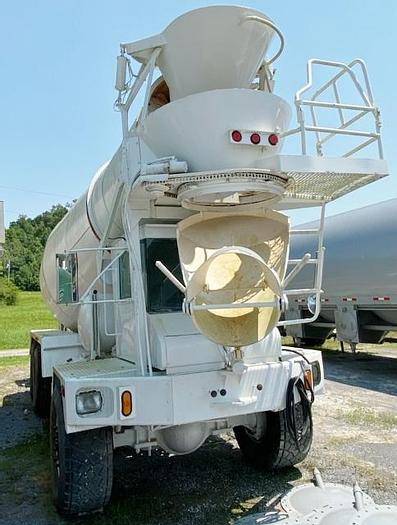 Used 2004 TEREX/Advance 4-Axle Concrete Mixer Truck