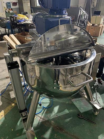 25 USG commercial tilting jacketed kettle with double agitators