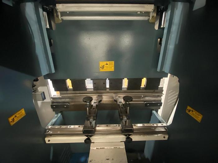 Used 2016 Durma AD-R 1260 CNC Pressbrake
