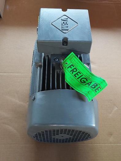 Elektromotor mit Fuss, IE2-WE1R 132S 2 TPM HW, 5,5 KW, 2915 rpm, VEM, neu -70%