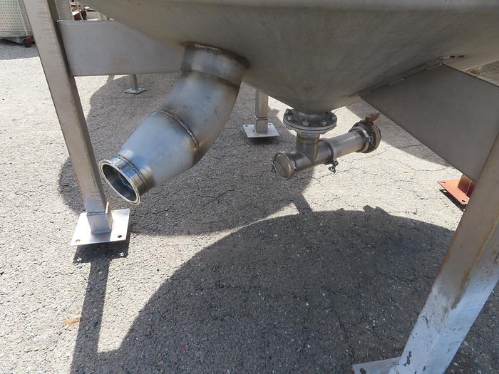 Used 1200 Gallon Tank