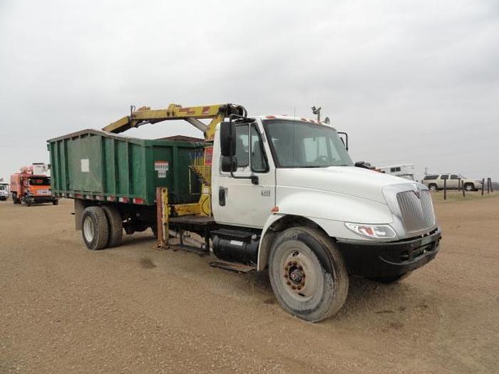 Used 2002 INTERNATIONAL DURASTAR 4400