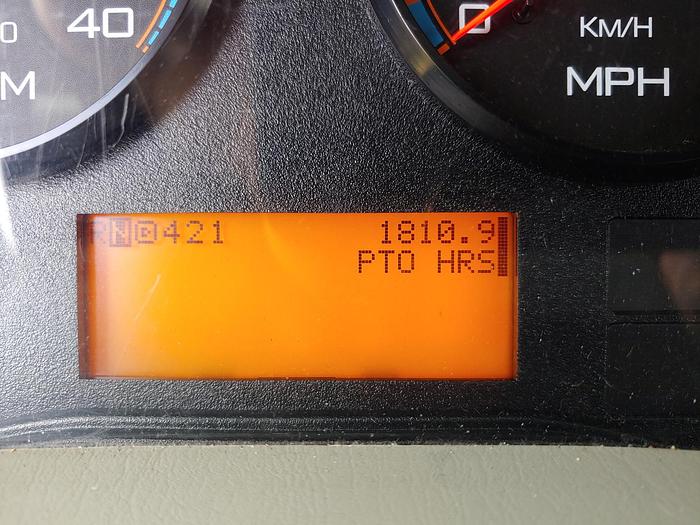 Used Elliott L55R Sign Crane on 2019 International 4300 Reg Cab Flatbed Truck - M97257