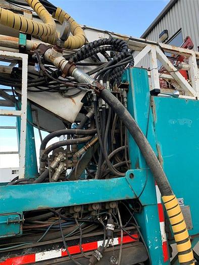 Refurbished 2004 International UDR 1500 Range III Drill Rig