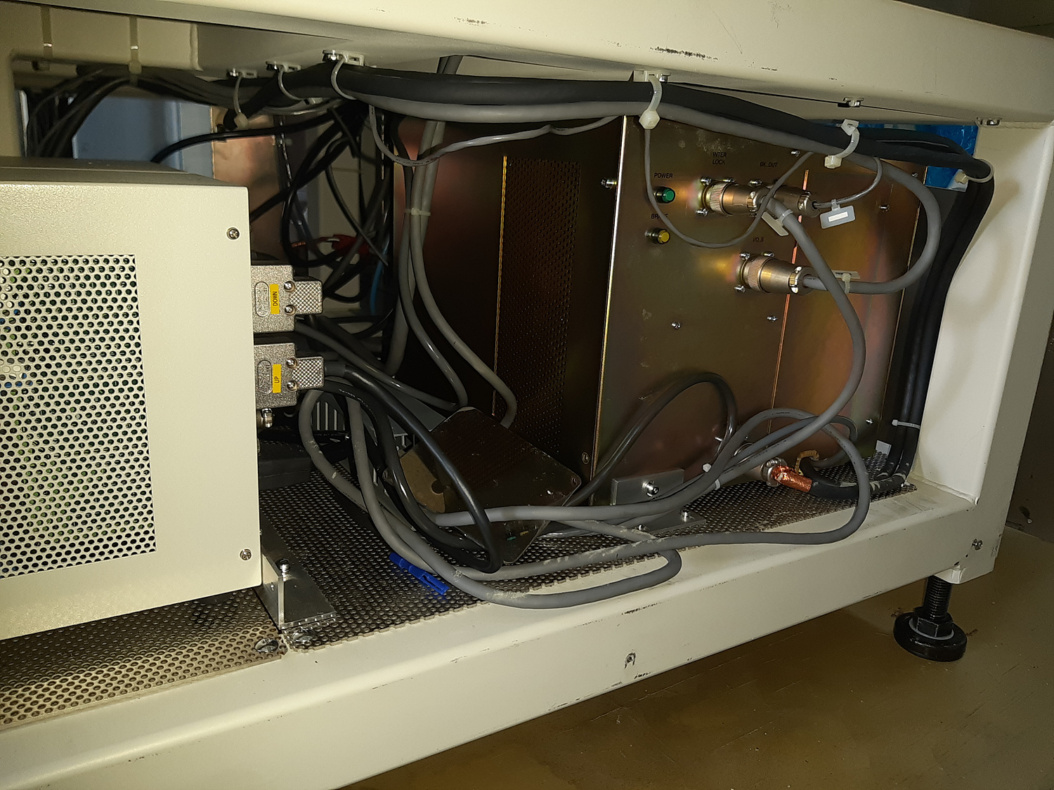 Used 2001 Nikon VMR-C4540