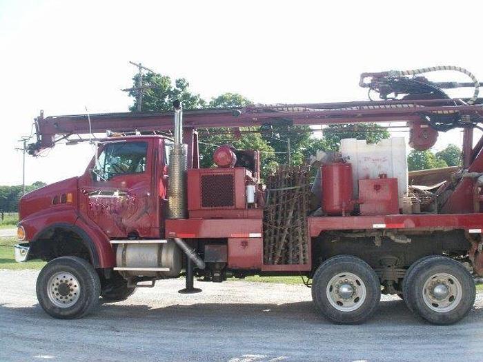 Used 1999 Drillmaster 500 Drill Rig, Pipe & Tooling Package