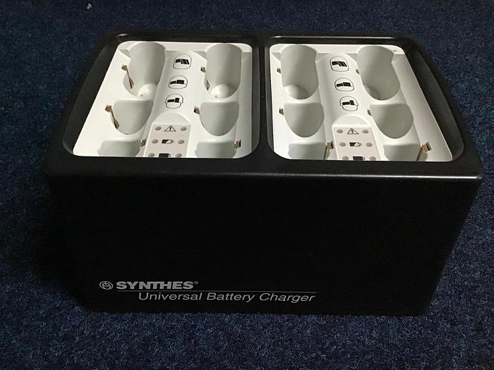Used Synthes universal battery charger 530.601