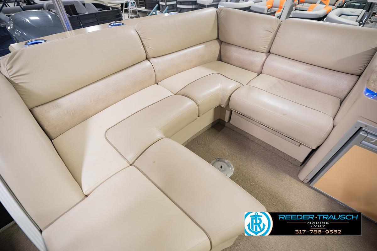 Used 2014 Bennington 2550 RCB