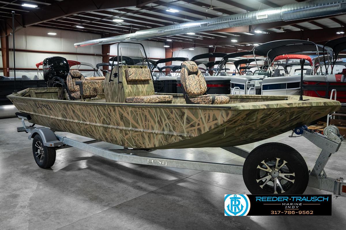 2026 Lund 1870 Predator Center Console